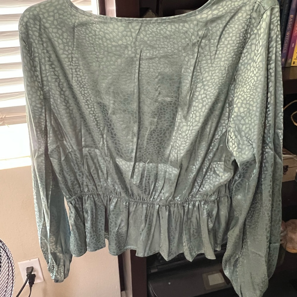 SHEIN 3XL Dalmatian Jacquard Lantern Sleeve Peplum Blouse - Picture 6 of 7